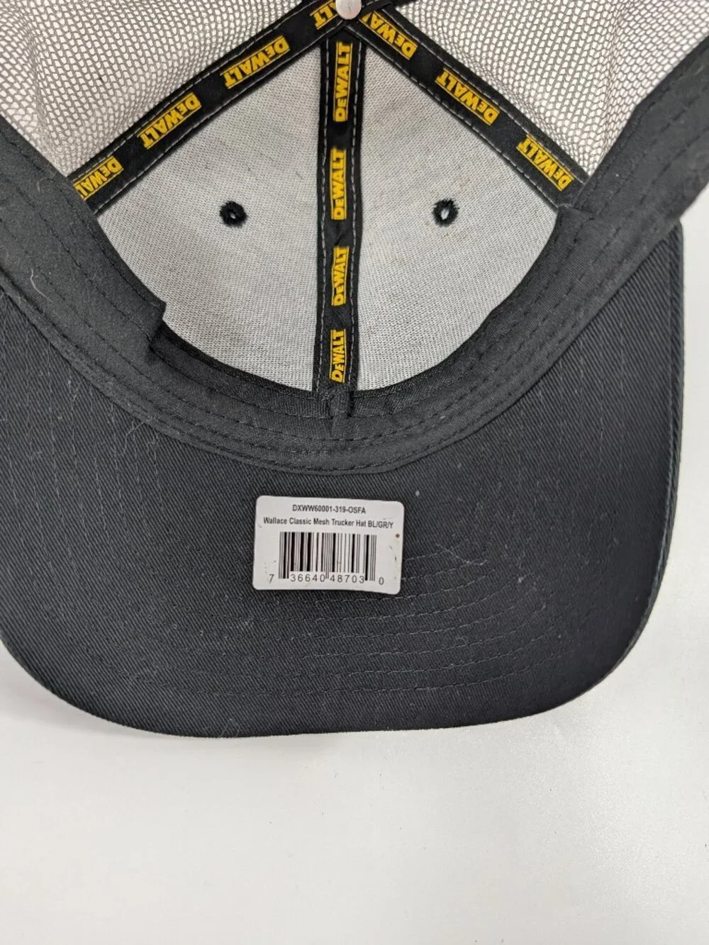 Dewalt snapback trucker